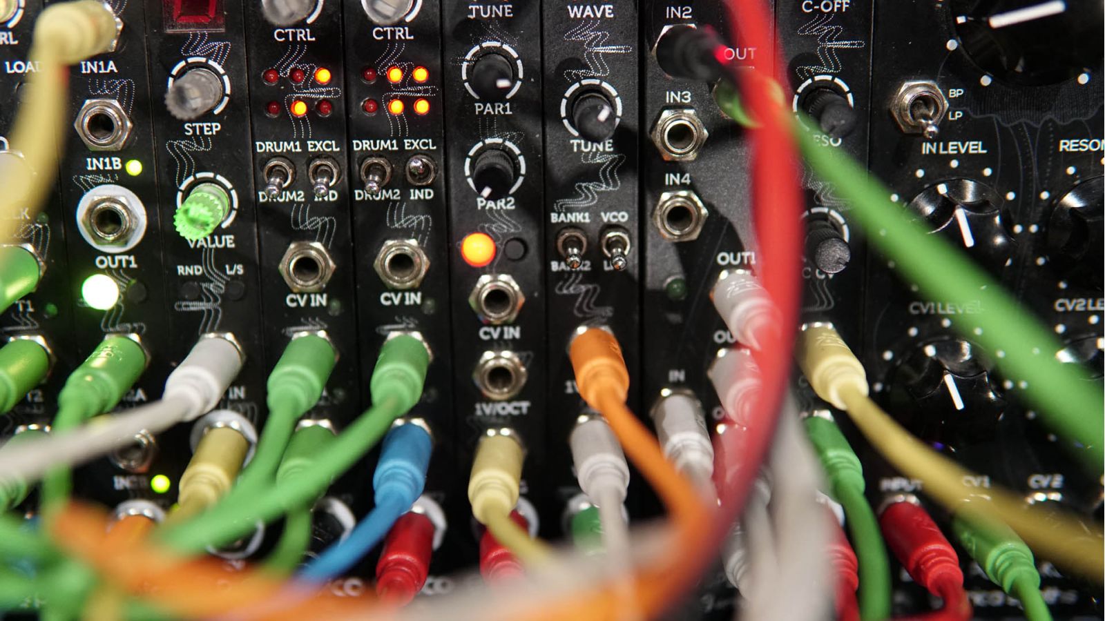 cargoría: Iluminación, música y sonido